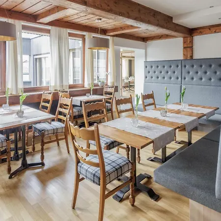 德纽酒店 3* 努齐德斯